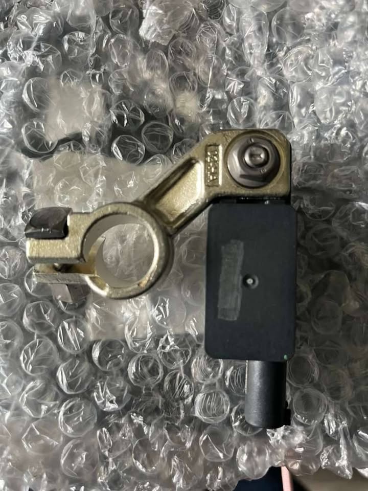 Genuine Honda Civic & CR-V Negative Battery Cable Terminal Current Sensor