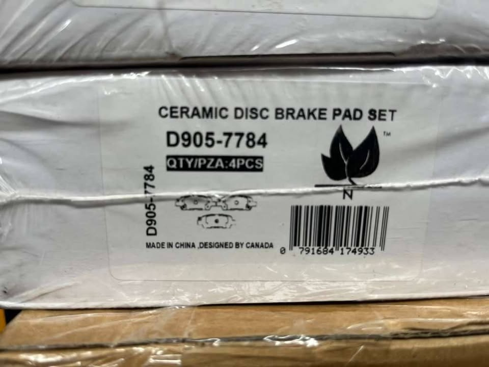 Juego de balatas de cerámica premium para freno de disco trasero D905-7784 para Nissan e Infiniti